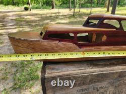 Maquette de bateau en bois artisanale à 27 modèles, réalisée par un élève du lycée de Chicago en 1954