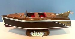 Maquette de bateau en bois sur mesure, création de vedette fantaisie Hughes Viper de 16 pieds de long