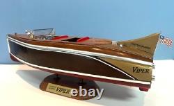 Maquette de bateau en bois sur mesure, création de vedette fantaisie Hughes Viper de 16 pieds de long