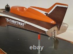Maquette de bateau hydroptère Tether Race Miss Thriftway U-60 construite avec moteur à eau