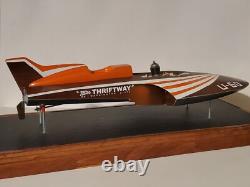 Maquette de bateau hydroptère Tether Race Miss Thriftway U-60 construite avec moteur à eau