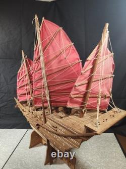 Maquette de bateau jonque chinois en bois, artisanale, vintage des années 1950, 24 pouces