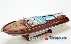 Maquette de bateau rapide en bois RIVA AQUARAMA 21 entièrement construite pour exposition