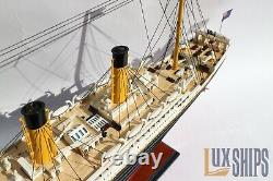 Maquette de navire en bois du RMS Titanic avec lumières Maquette du navire RMS Titanic