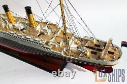 Maquette de navire en bois du RMS Titanic avec lumières Maquette du navire RMS Titanic