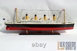 Maquette de navire en bois du RMS Titanic avec lumières Maquette du navire RMS Titanic