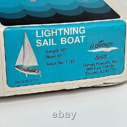 Maquette de voilier VTG Dumas Boat Lightning, numéro de modèle 1110, 19 pouces de haut, neuf sous blister, fabriqué aux États-Unis
