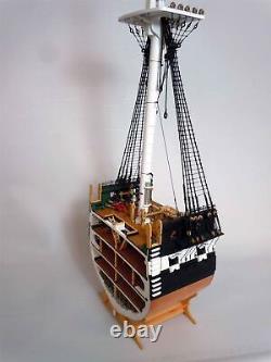 Maquette en bois de la section transversale du USS Constitution de Model Shipways à l'échelle 1:76.