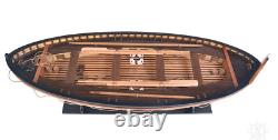 Maquette en bois du canot de sauvetage n° 7 du RMS Titanic, canot de secours à rames pour paquebot océanique de 22 passagers Maquette en bois du canot de sauvetage n° 7 du RMS Titanic, canot de secours à rames pour paquebot océanique de 22 passagers