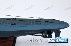 Maquette en bois entièrement assemblée du sous-marin allemand U-Boat 40 avec support