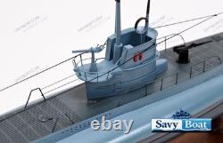Maquette en bois entièrement assemblée du sous-marin allemand U-Boat 40 avec support