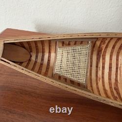 Maquette vintage en bois du canoë de la rivière Allagash, réplique de bateau de guide de rivière du Maine