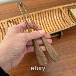 Maquette vintage en bois du canoë de la rivière Allagash, réplique de bateau de guide de rivière du Maine