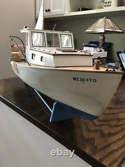 Midwest Boothbay Lobster Boat R / C Modèle Électrique Complet Et Prêt À L’eau