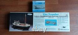 Midwest Le kit de bateau en bois Trawler 118, système d’alimentation, quincaillerie, toile de verre