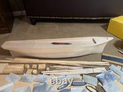 Model Shipways 1851 Fregate Volante et une autre, probablement Constitution