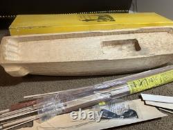 Model Shipways 1851 Fregate Volante et une autre, probablement Constitution