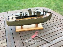 Modèle Bateau En Bois Sculpté, Mouvement D'horlogerie. Début Du 20ème Siècle