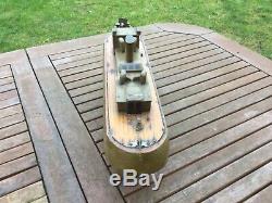 Modèle Bateau En Bois Sculpté, Mouvement D'horlogerie. Début Du 20ème Siècle