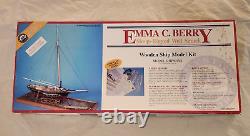 Modèle De Navire Emma C. Berry Sloop-rided Well Smack Kit 2150 Modèle De Voies Navales