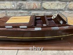 Modèle de Bateau Runabout Chris Craft en Bois Vintage de 25 pieds de long des années 1930 - Réplique