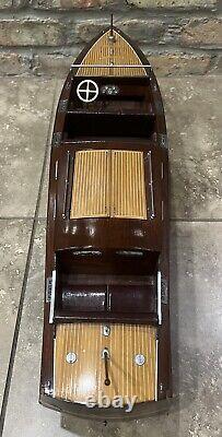 Modèle de Bateau Runabout Chris Craft en Bois Vintage de 25 pieds de long des années 1930 - Réplique