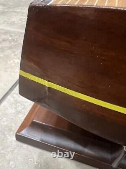 Modèle de Bateau Runabout Chris Craft en Bois Vintage de 25 pieds de long des années 1930 - Réplique