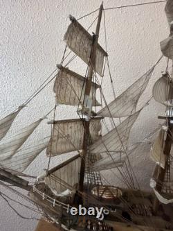 Modèle de Bateau à Voile en Bois Vintage Clipper XIXe Siècle Nautique 33 X 24 À Lire