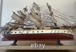 Modèle de Bateau à Voile en Bois Vintage Clipper XIXe Siècle Nautique 33 X 24 À Lire