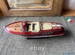 Modèle de bateau Riva Aquarama de couleur crème, modèle Riva, décoration Fengshui