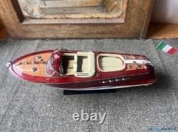 Modèle de bateau Riva Aquarama de couleur crème, modèle Riva, décoration Fengshui
