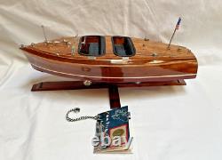 Modèle de bateau Runabout en acajou Authentic Models, boîte d'origine