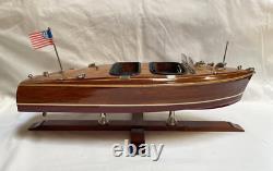 Modèle de bateau Runabout en acajou Authentic Models, boîte d'origine