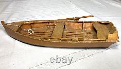 Modèle de bateau à rames en bois d'art populaire vintage 12