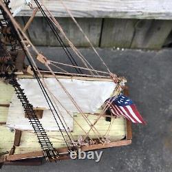 Modèle de bateau à voile en bois de l'USS Constitution, fait à la main et sur mesure, de 24 pouces