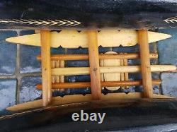 Modèle de bateau catamaran en bois souvenir de Tonga des années 50 + marins équilibrés