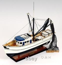 Modèle de bateau de crevettes en bois fait main entièrement assemblé