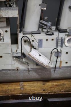 Modèle de bateau de guerre antique de la marine américaine en bois d'art populaire 50