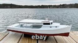Modèle de bateau de travail Deadrise de la baie de Chesapeake, toit rigide, version 2, entièrement assemblé