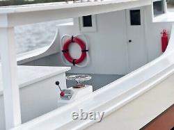 Modèle de bateau de travail Deadrise de la baie de Chesapeake, toit rigide, version 2, entièrement assemblé