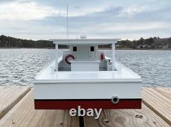 Modèle de bateau de travail Deadrise de la baie de Chesapeake, toit rigide, version 2, entièrement assemblé