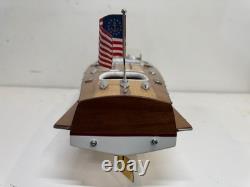 Modèle de bateau de vitesse collectible Chris Craft Triple Cockpit B2941021012/18