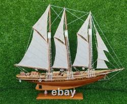 Modèle de bateau en bois Atlantique 28 73cm Voilier en bois fait à la main
