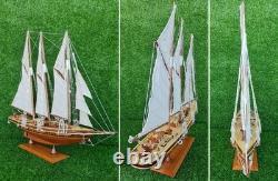 Modèle de bateau en bois Atlantique 28 73cm Voilier en bois fait à la main