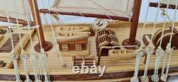 Modèle de bateau en bois Atlantique 28 73cm Voilier en bois fait à la main