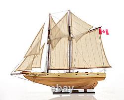 Modèle de bateau en bois Bluenose II entièrement assemblé de 30 pouces - Nouveau replica