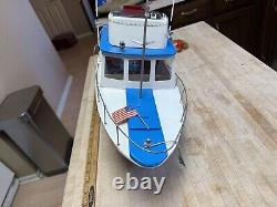 Modèle de bateau en bois Cabin Cruiser Yacht de bassin 26 Vintage