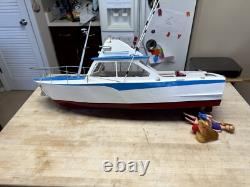 Modèle de bateau en bois Cabin Cruiser Yacht de bassin 26 Vintage