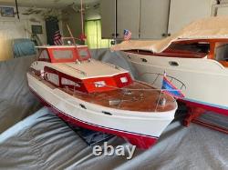 Modèle de bateau en bois Chris Craft Commander 37 Long
