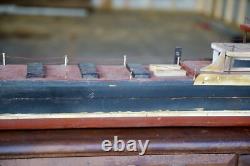 Modèle de bateau en bois de cargo vintage 6 pieds art populaire nautique Grands Lacs